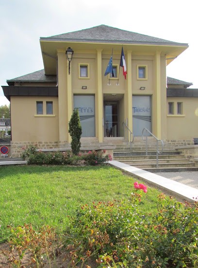 Salle Des Fêtes, Salle de Spectacles à Treignac