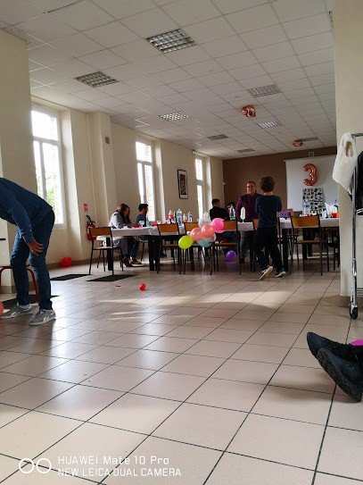 Salle Polyvalente - Gymnase, Salle de Spectacles à Viriville